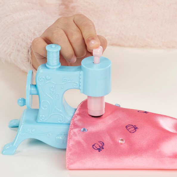 Poupée Cendrillon Relooking Disney Princesses créez des tenues féeriques