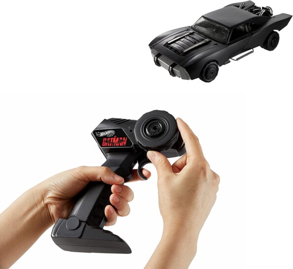 Batmobile avec sa Télécommande multifonction 2.4 GHz rechargeable par USB