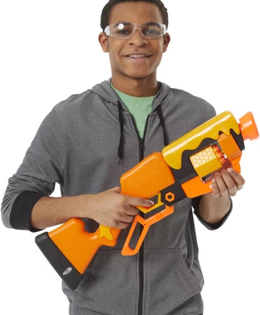 Homme avec Blaster Roblox Adaopt Me! BEES!