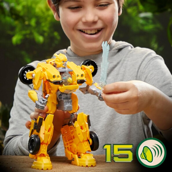 Garçon avec Bumblebee et ses 15 effets sonores