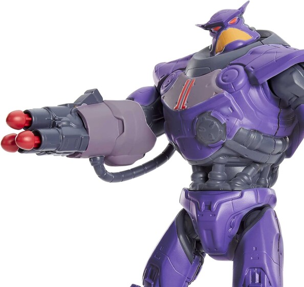 Zurg avec son blaser en position de combat