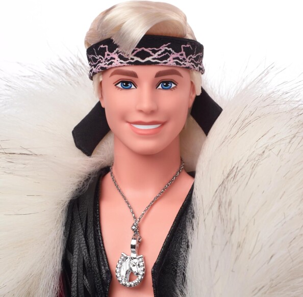 Zoom sur le visage et le torse de Ken