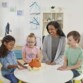 Des enfants et une maman qui jouent à Kissifrot, S'y Pique !